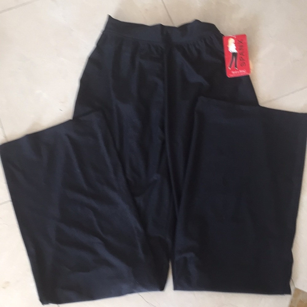 NWT Spanx black pant with lining for trim fit.